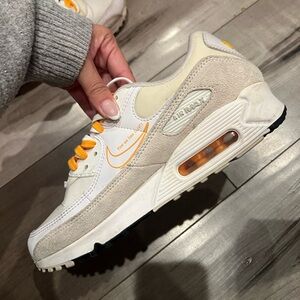 Nike Air Max in Cream and Yellow